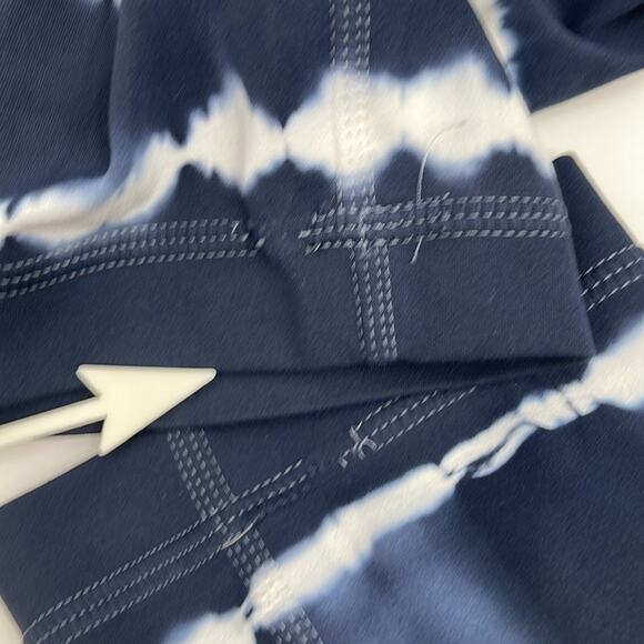 ATHLETA Bundle Capri Leggings Camo & Tie Dye Athletic Gym Run Fitness SZ Medium - Picture 14 of 15